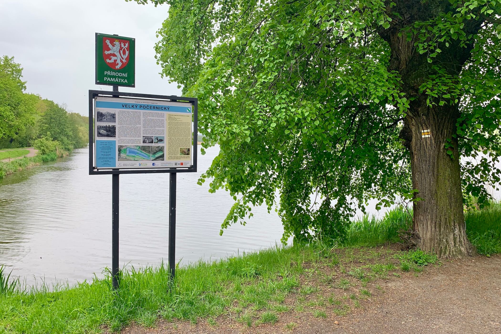 Zámecký park Dolní Počernice